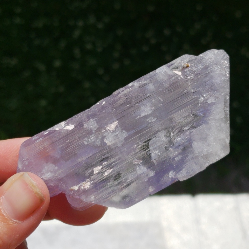 525 Carat Pink Kunzite Crystal - Picture 3 of 8